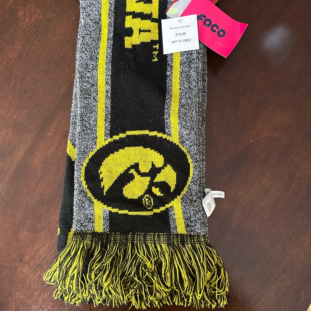 Iowa Hawkeye Scarf NWT Foco